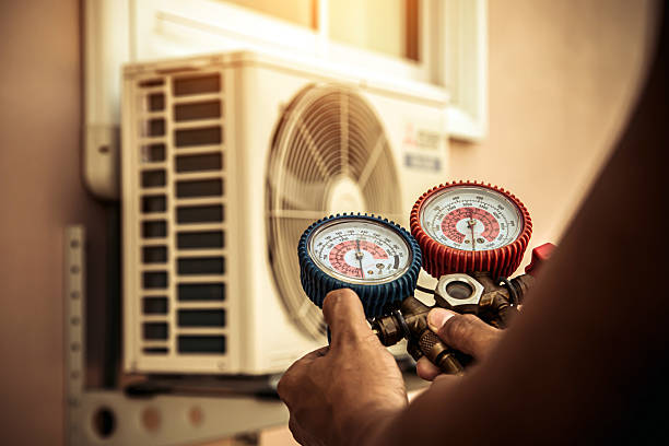 Professional Hvac technician working in Woodhaven, NY